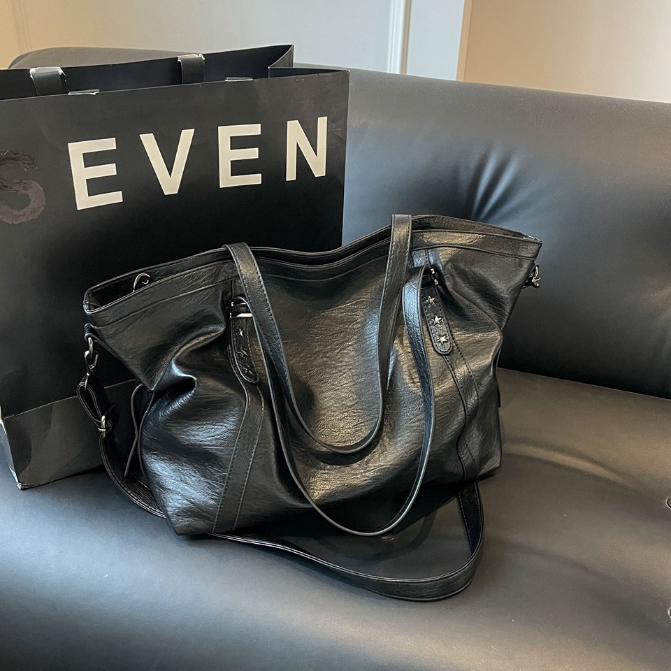 Big Black Shoulder crossbody B - Luxury Bags Of 2026 recension och pris