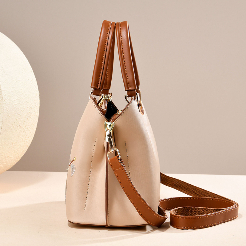 Chinese-style embroidered hand - Luxury Bags & Leather Repair Of Atlanta Photos recension och pris