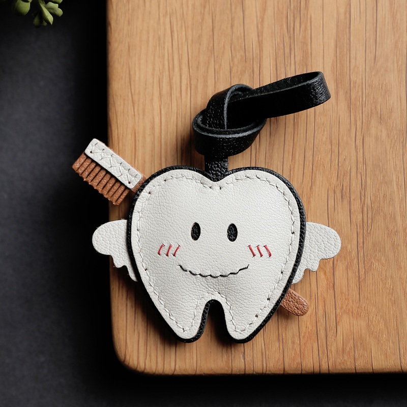 Leather handmade small tooth b - Luxury Bags Girls recension och pris
