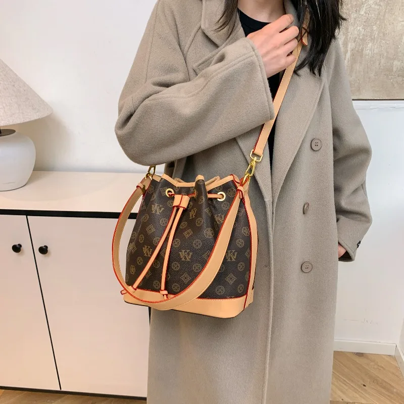 Minimalist Luxury Shopper Tote - Luxury Bags Lv recension och pris