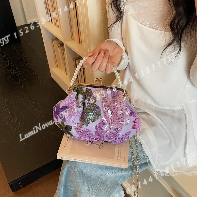 Flower Sequin Embroidered Pear - Luxury Bags For Men recension och pris